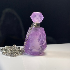 3.アメジスト・香水瓶