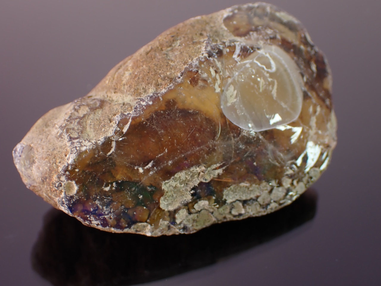 オパール原石　212.2ct ［D1-104］