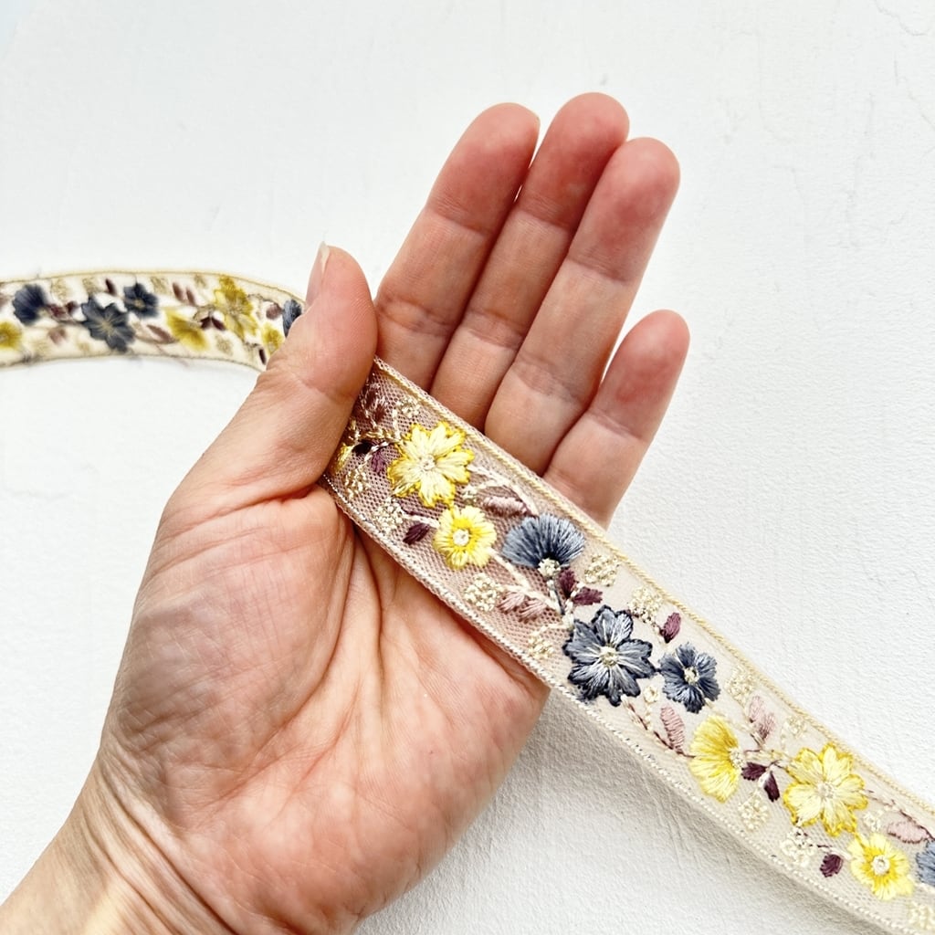 リトルリリアン [イエローブルー］インド刺繍リボン 2070 | インド刺繍