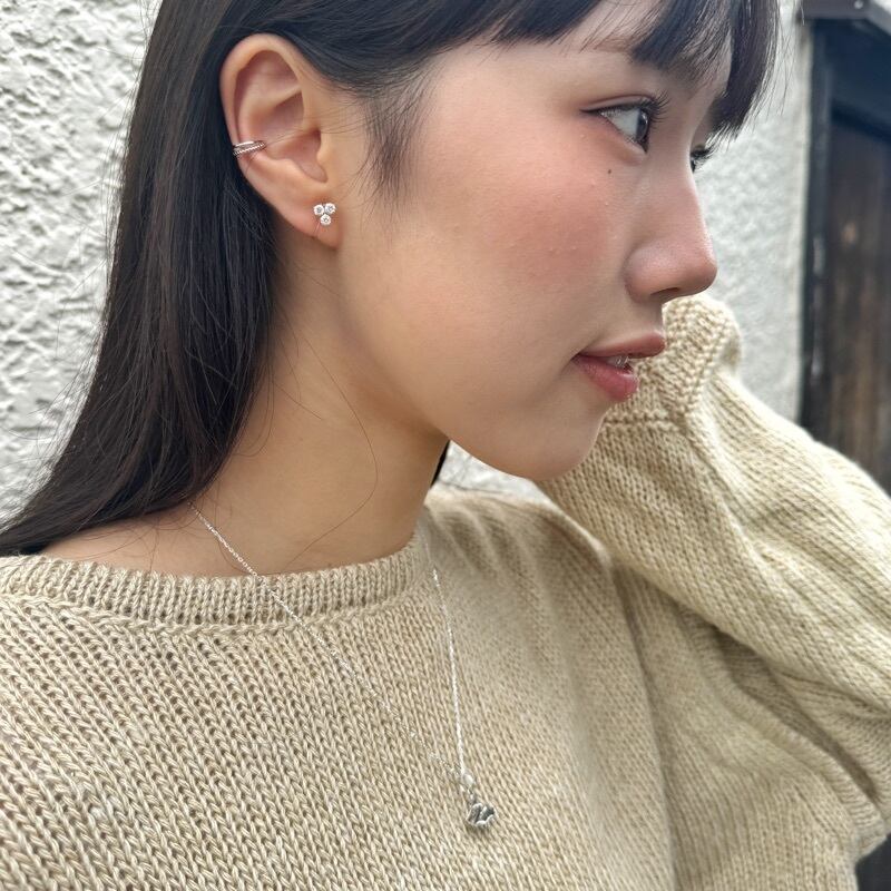 ジルコニア 三粒 三角 スタッドピアス | Marea(マレア) byリトル