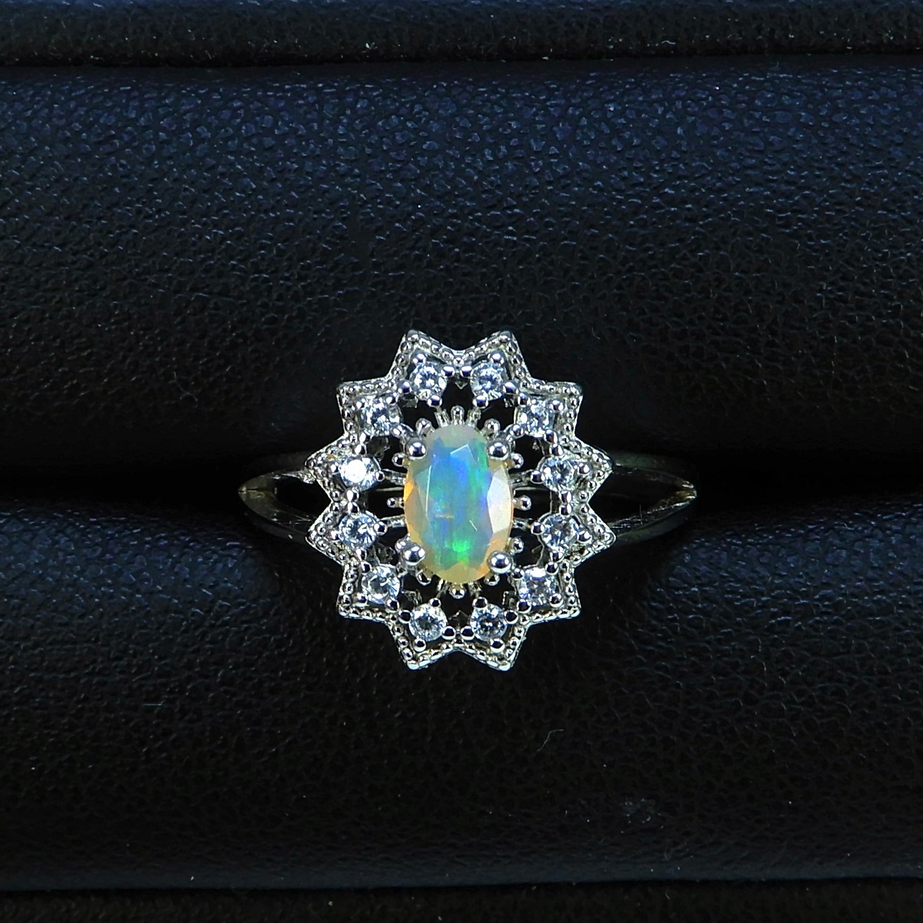 フリーサイズリング♦︎エチオピアンオパール♦︎WGカラー《0011》