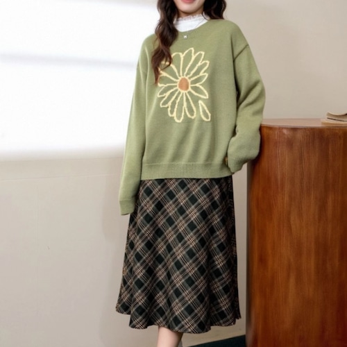 フロントビッグフラワー刺繍ニット ・9675