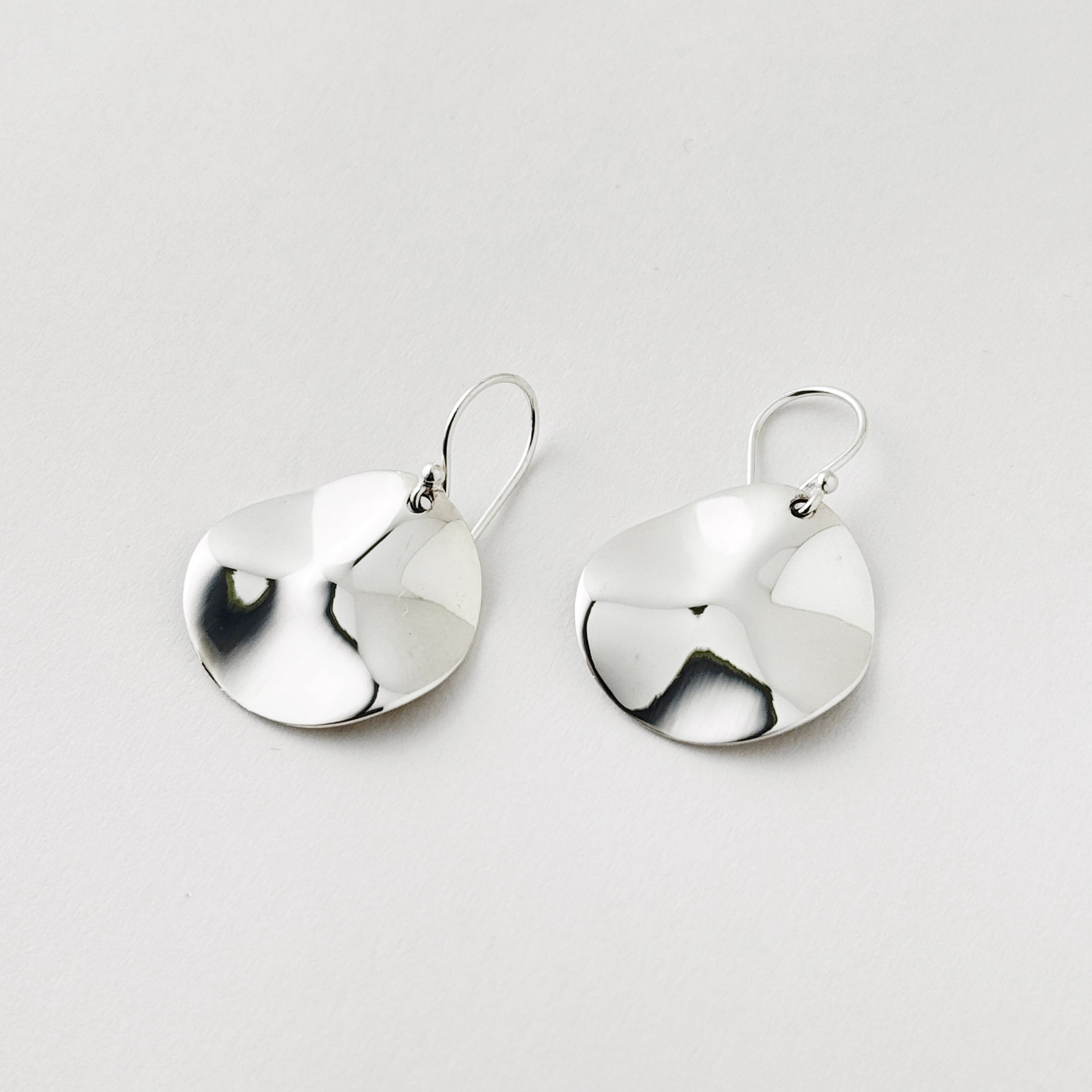 ラウンド ナミナミ フックピアス