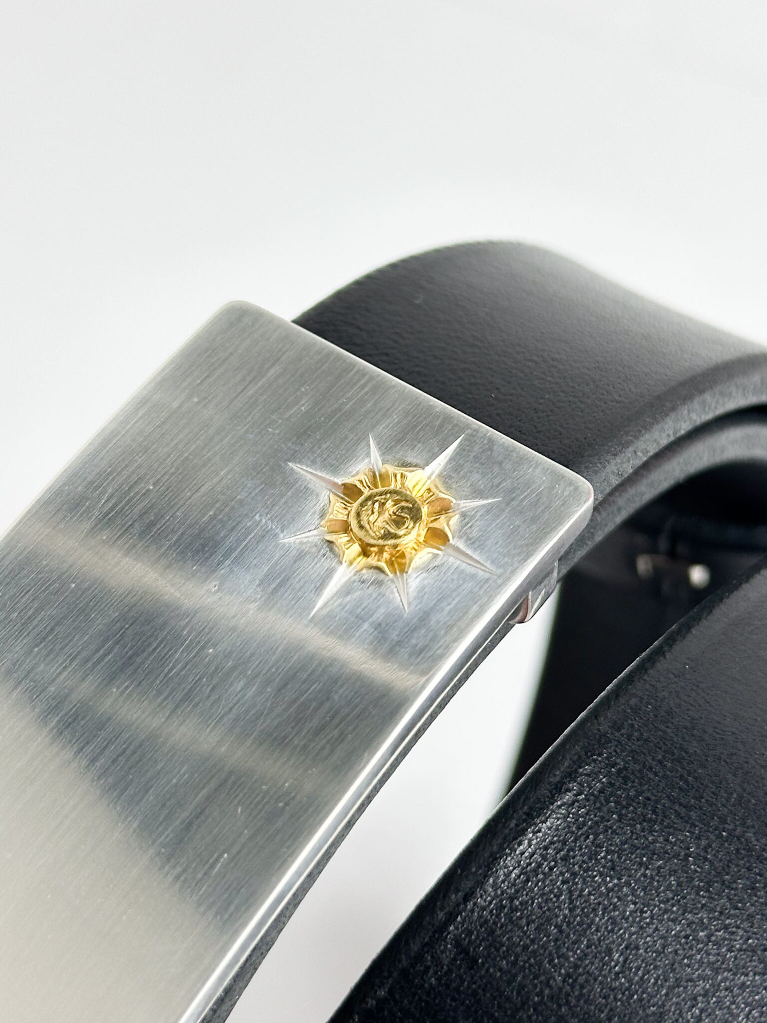 THE SUN 固定式 3cm幅レザーベルト(ブラック)バックル硫化仕上げ