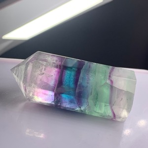 透明度、色合いが美しいグラデーションフローライトポイント