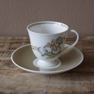 スージークーパー アイリス Susie Cooper Iris コーヒーカップ ソーサー ヴィンテージ 0418 2 イギリス 食器 あやめ 花柄 レトロ アンティーク ボーンチャイナ Flohmarkt フローマルクト スージークーパー アイリス Susie Cooper Iris コーヒーカップ ソーサー ヴィンテージ 0418 2 イギリス 食器 あやめ 花柄 レトロ アンティーク ボーンチャイナ Flohmarkt フローマルクト