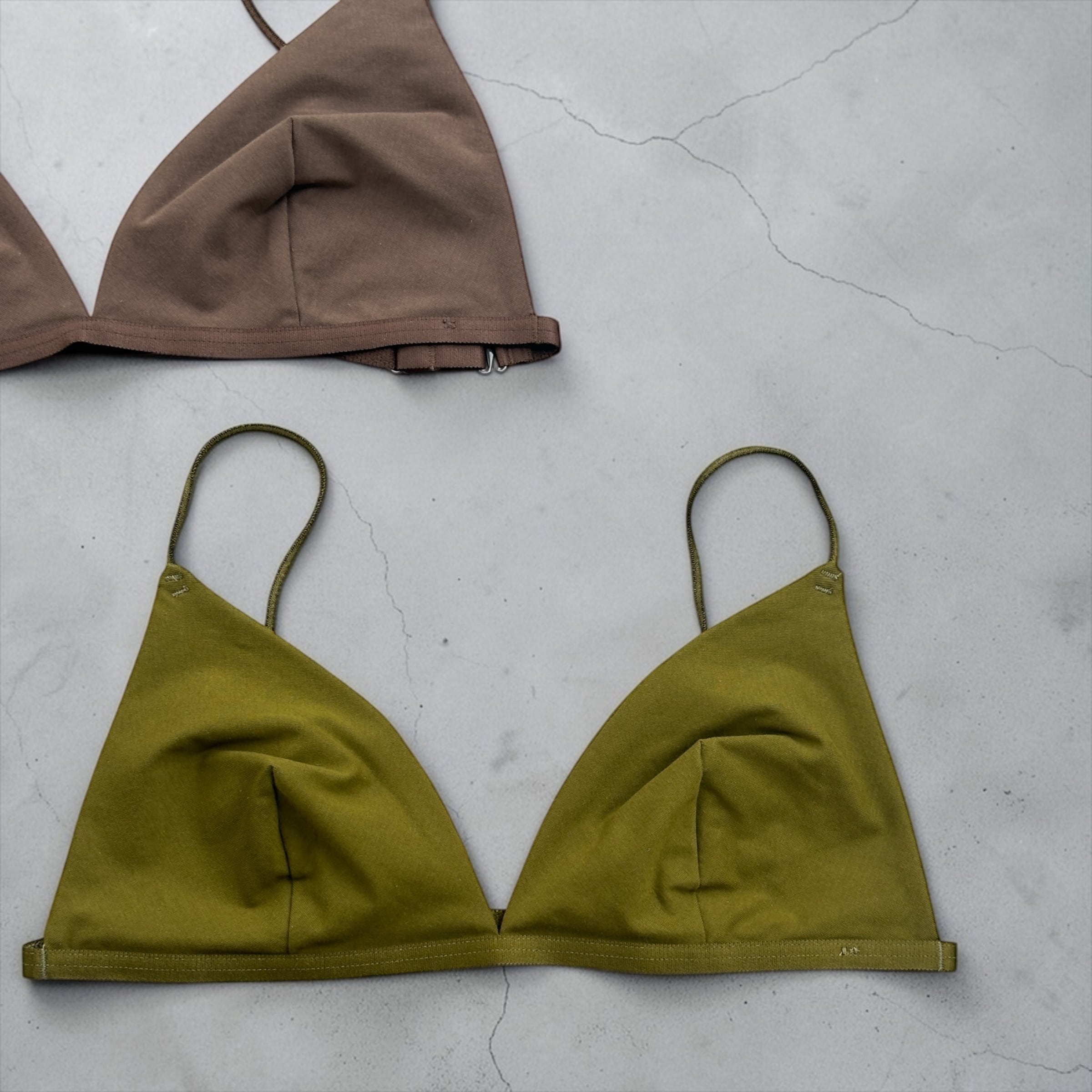 OVERNEATH  [SMOOTH BRA]