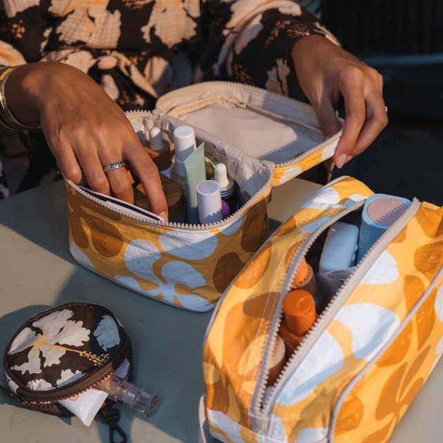 Funky Plumeria Dopp Kit  / ALOHA Collection アロハコレクション