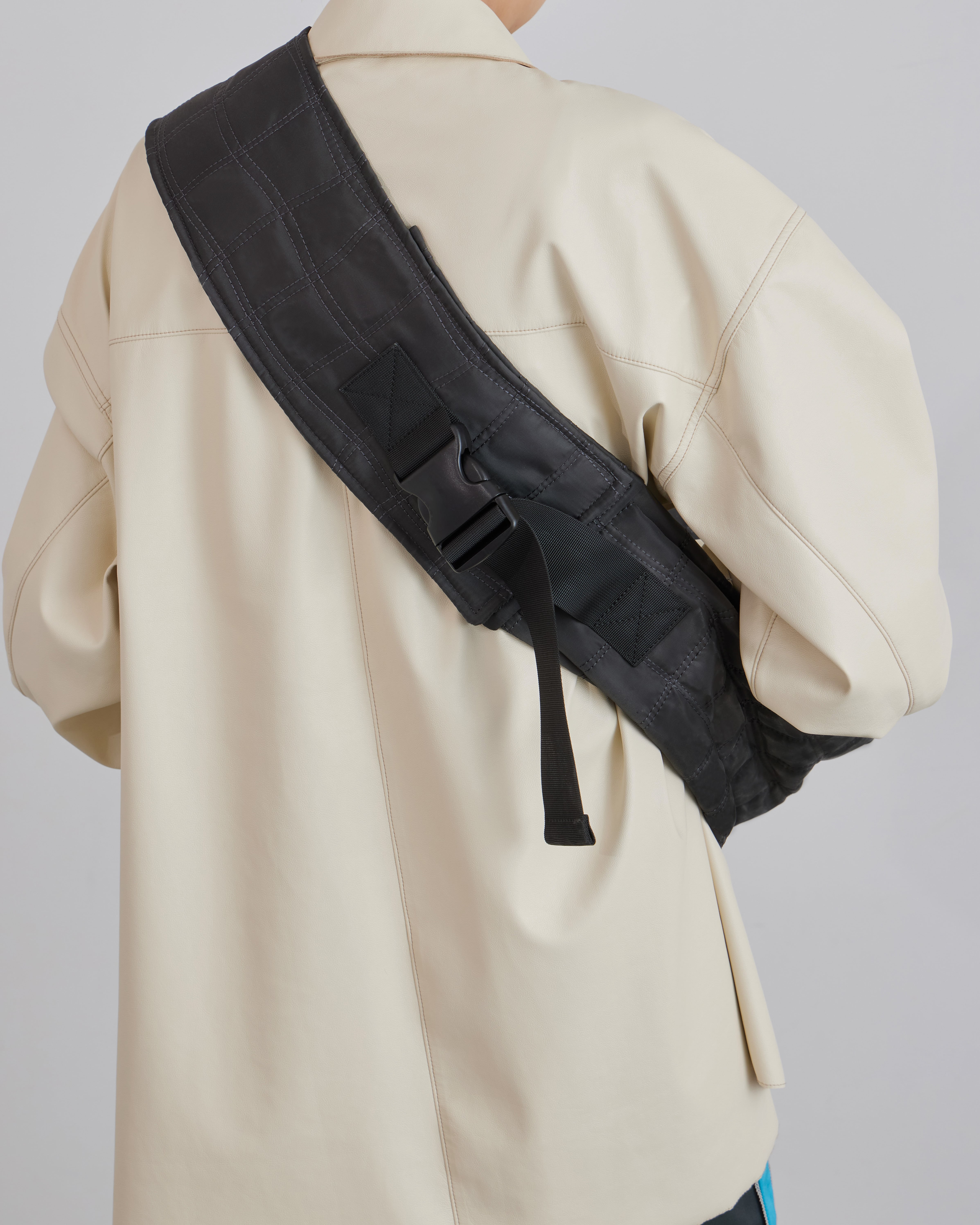 Sling Bag【 Black 】 | Ouida