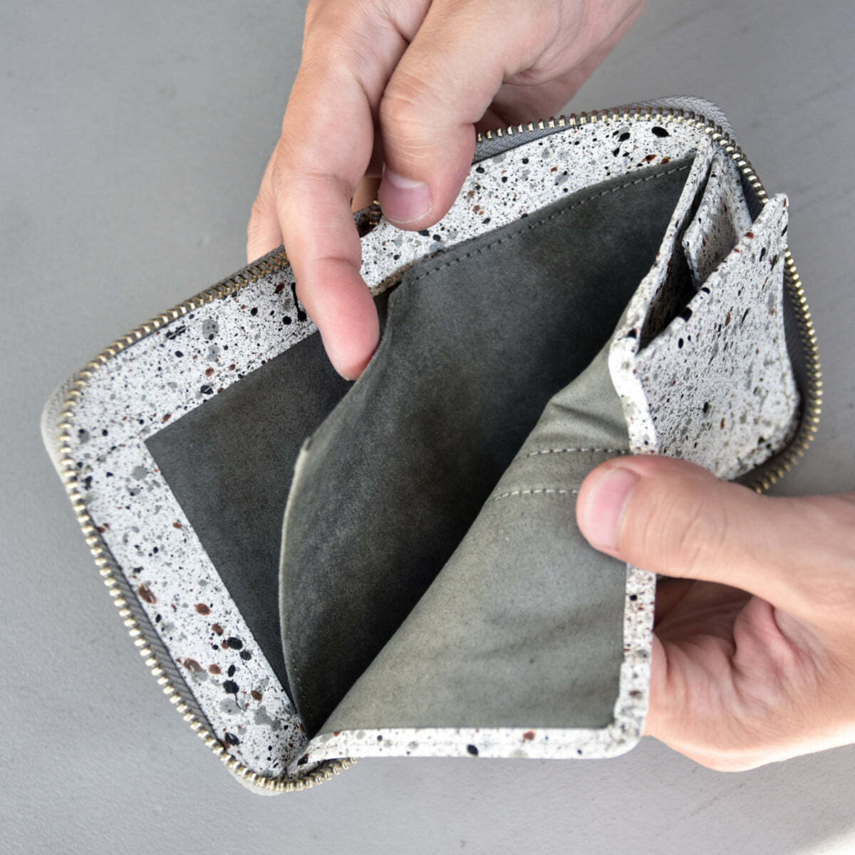 MIKAGE】MINI ROUND ZIP WALLET / ミニラウンドジップウォレット | ON