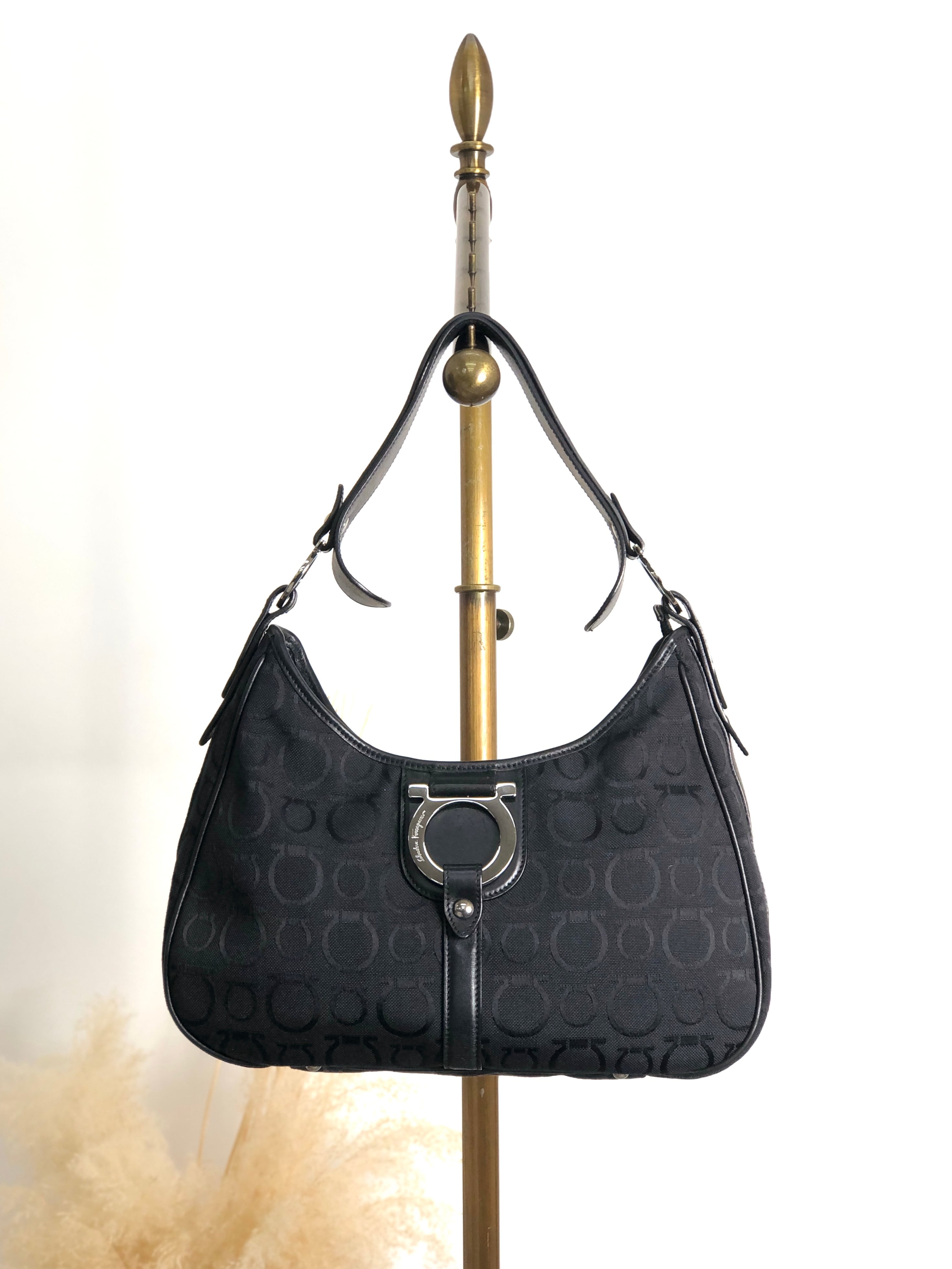Salvatore Ferragamo | VintageShop solo