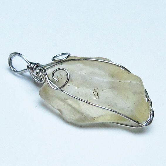 リビアングラス ペンダント 一点物 メール便可 112-13678