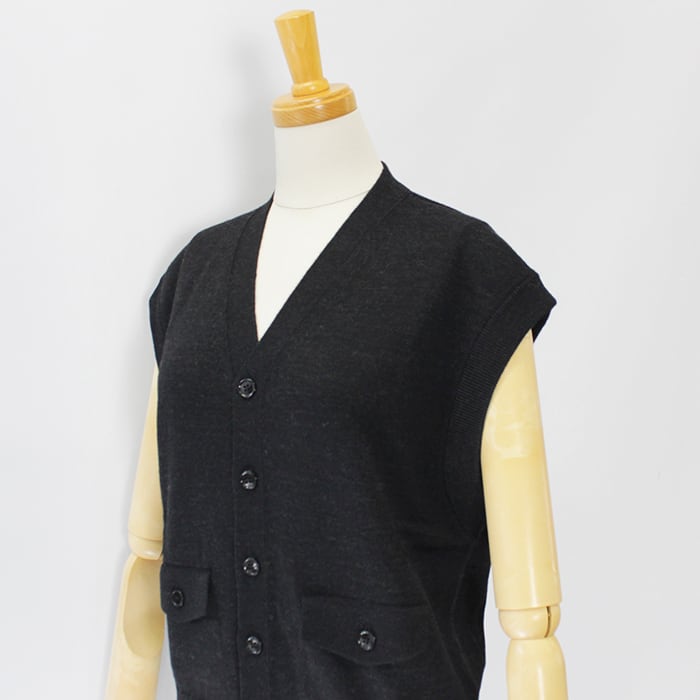 LOEFF ロエフ フラップ Vネック ベスト 8818-106-0048 2025秋冬新作