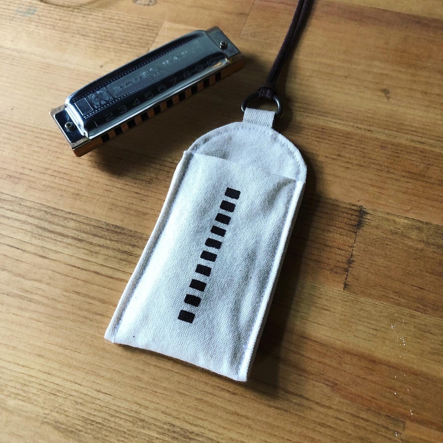ハーモニカホルダー(ハーモニカ10cm×2.5cmサイズ:生成り生地:モノクロ)