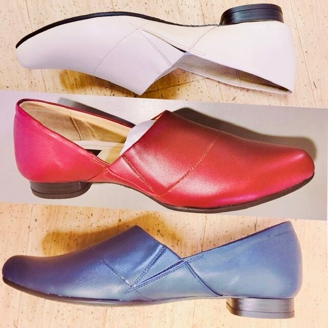 踵を踏んでも履けるスリッポン