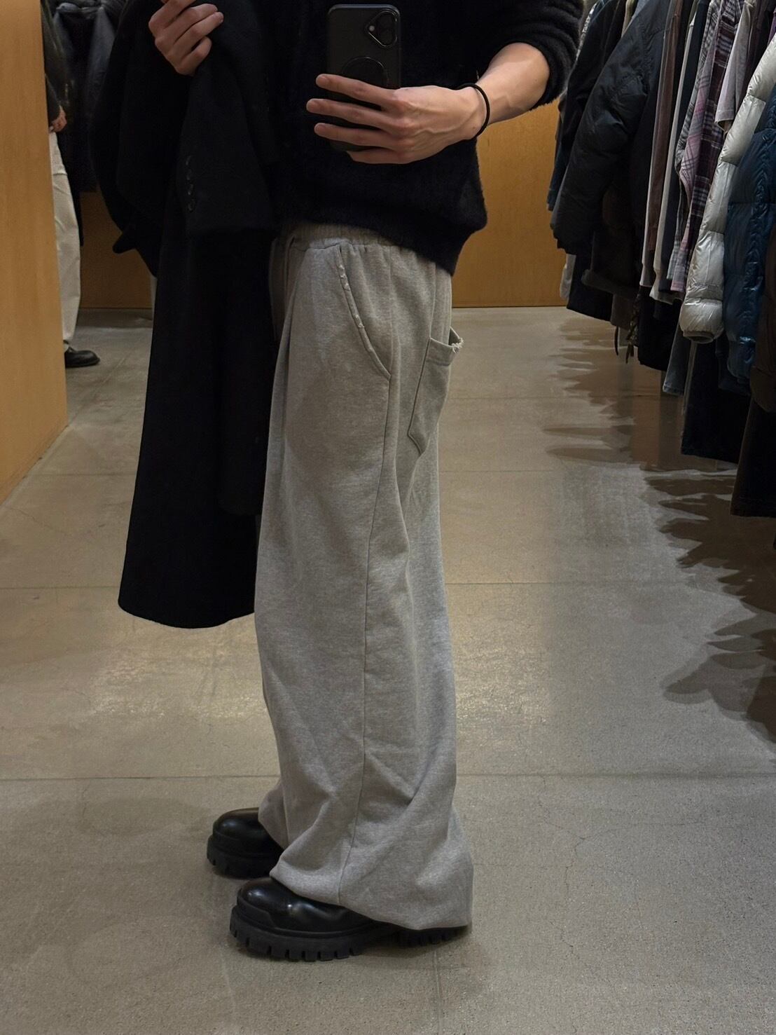 即納】RADIANT original tuck wide sweat pants | 韓国ファッション