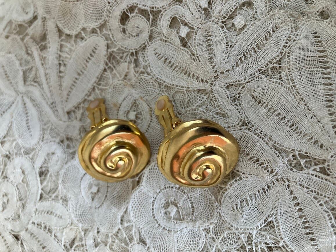 アンティーク ビンテージ ゴールドカラー 渦巻き型 イヤリング Germany