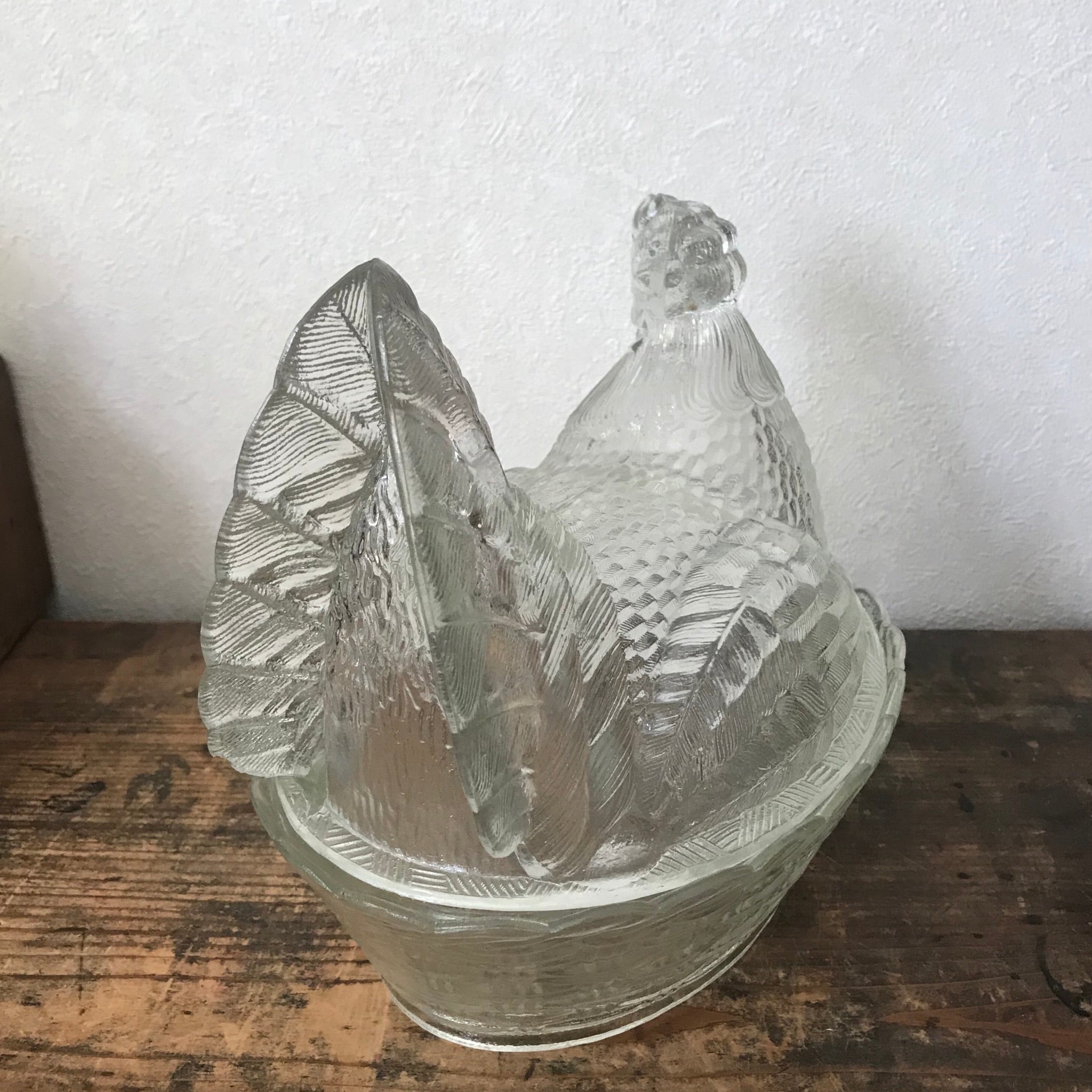 ガラスのニワトリのいれもの | tsuitachi craft&brocante