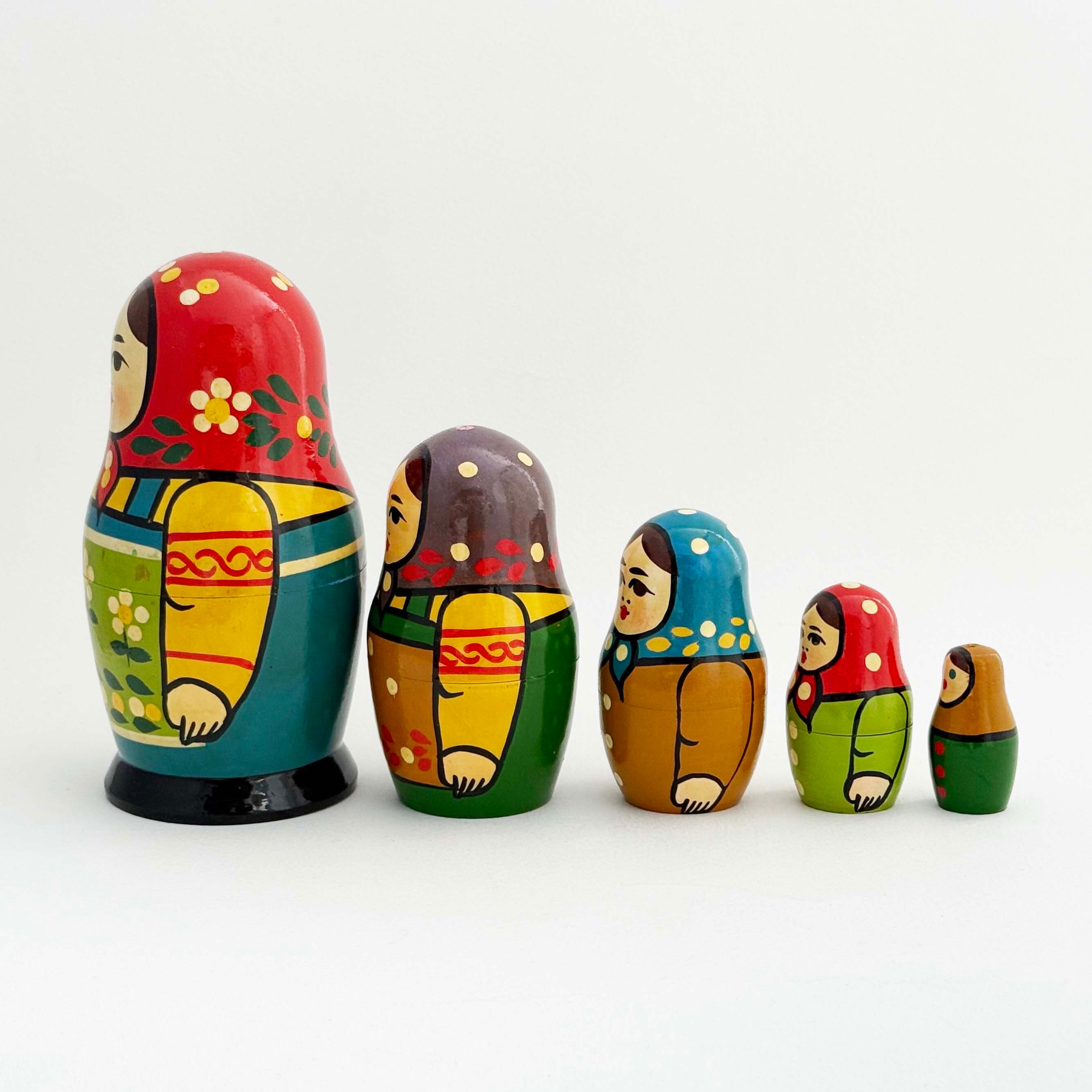 ヴィンテージ ソ連マトリョーシカ1980年代（セルギエフ産 5個組）