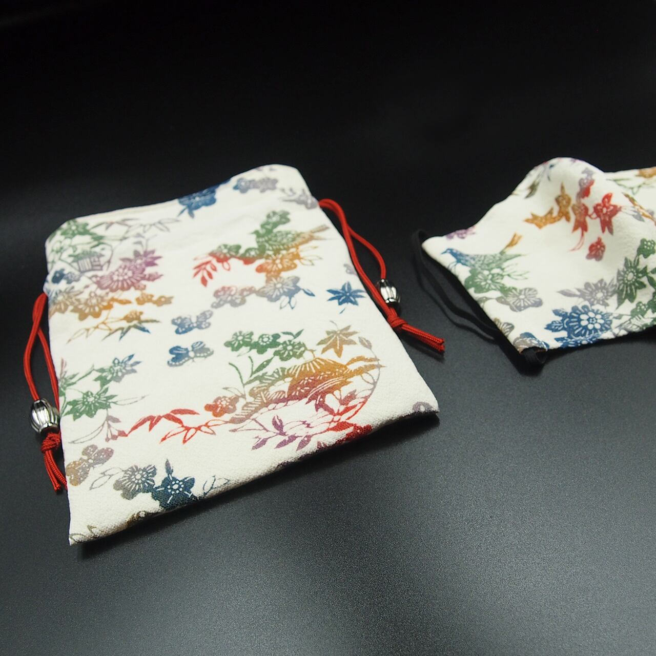着物で作ったブックカバー【文庫本用】（黒しぼり） | 布布Studio SとY