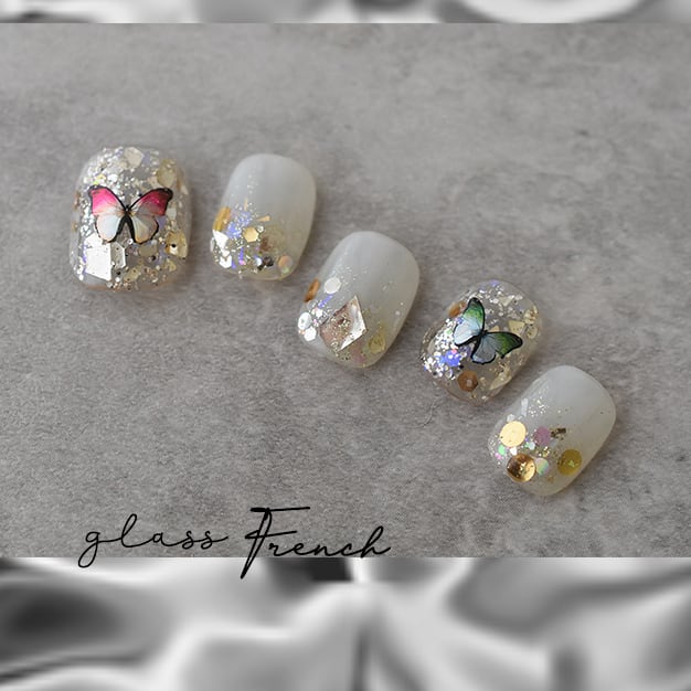 蝶　オーロラバタフライ　ネイル　デコ　パーツ　ランダム20こ 蝶 オーロラバタフライ ネイル デコ パーツ ランダム20こ ネイル
