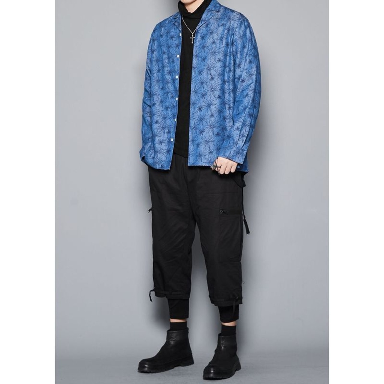 Leaf pattern open collar shirt  00001