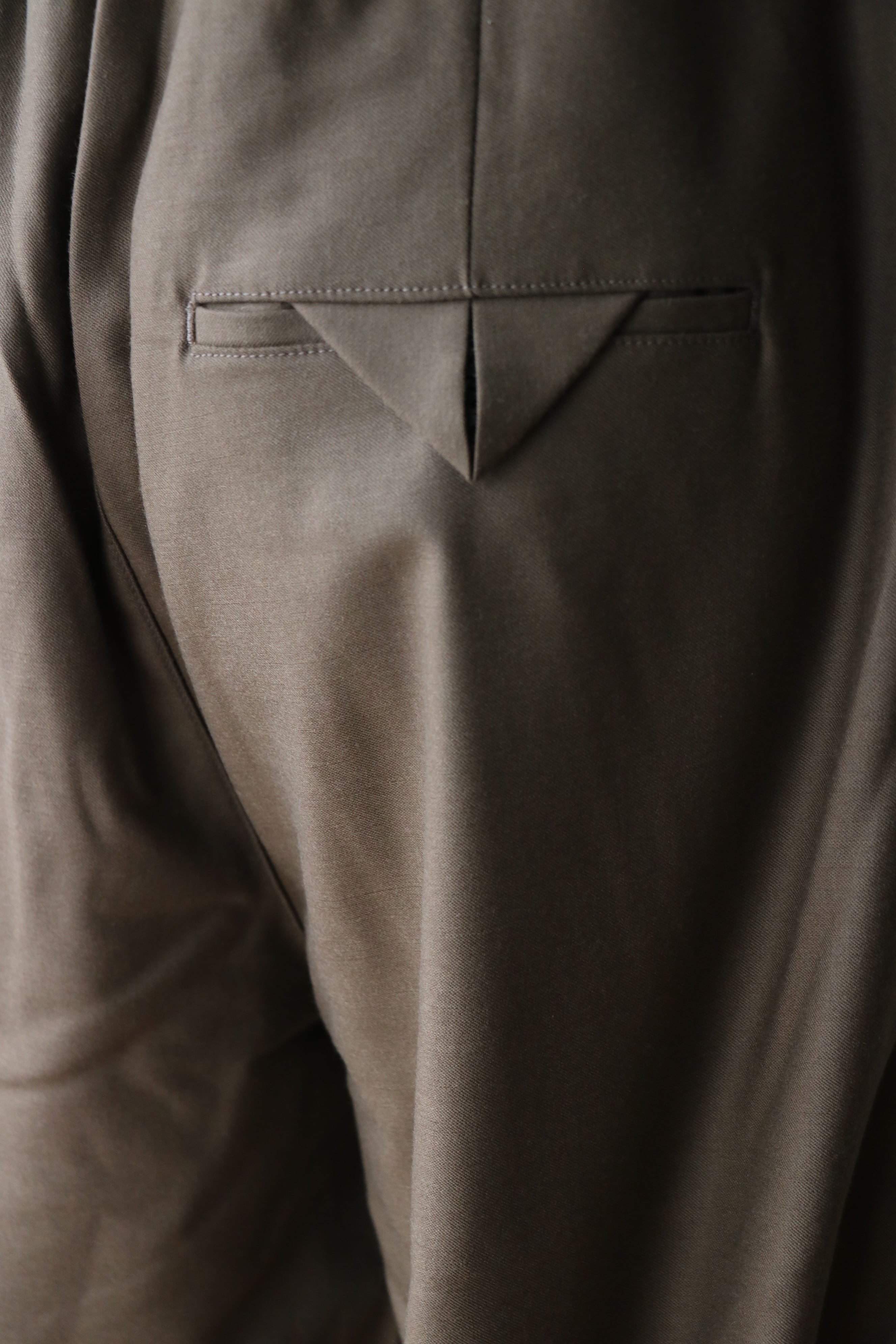 Ancellm -WOOL SATIN BELT-LESS SLACKS- / ANC-PT127 / アンセルム