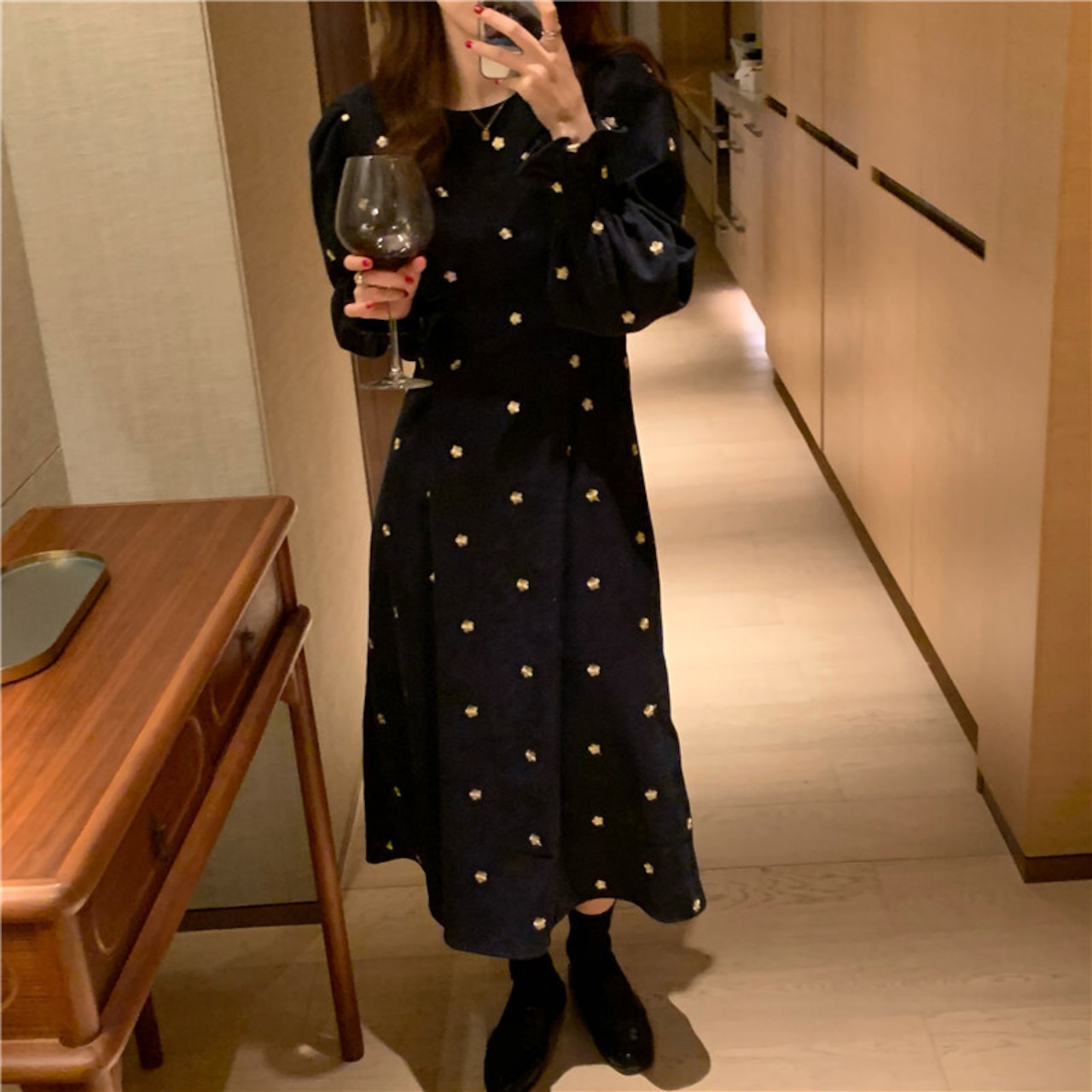 刺繍フレンチスタイルミドル丈ワンピース