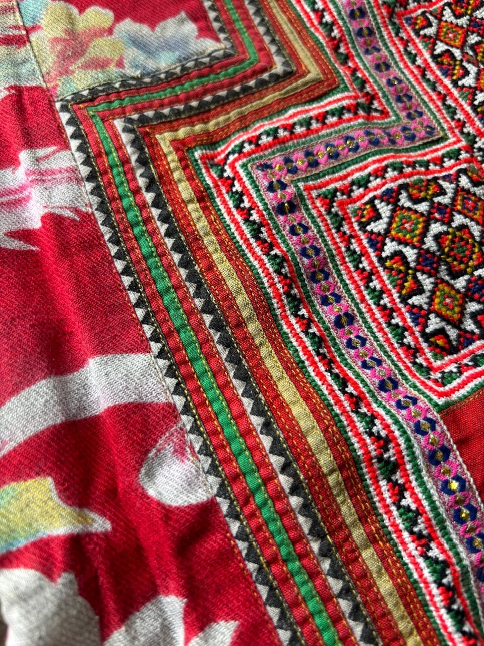 モン族 手刺繍布⑤ 古布 | bami モン族スカート通販