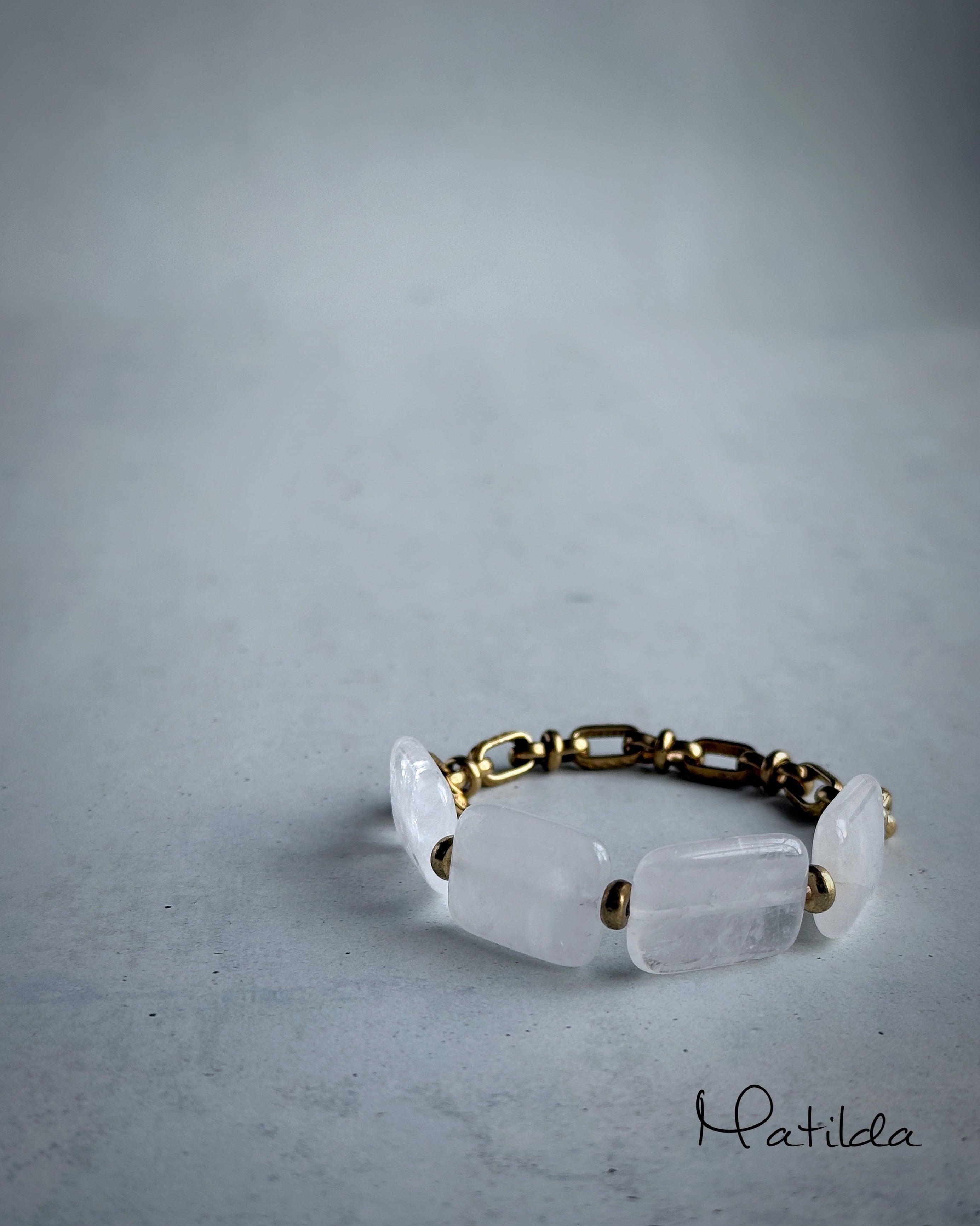 Chain & stone bracelet(クォーツ)