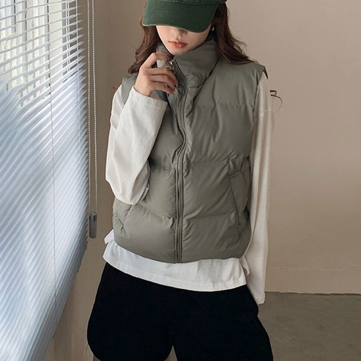 ダウンベスト 中綿 ダウン レディース 秋冬 韓国 防寒 保温 暖かい 軽量 大人 カジュアル ゆったり 重ね着 レイヤード ショート丈 ハイネック エコダウンジャケット 大人可愛い 大人女子