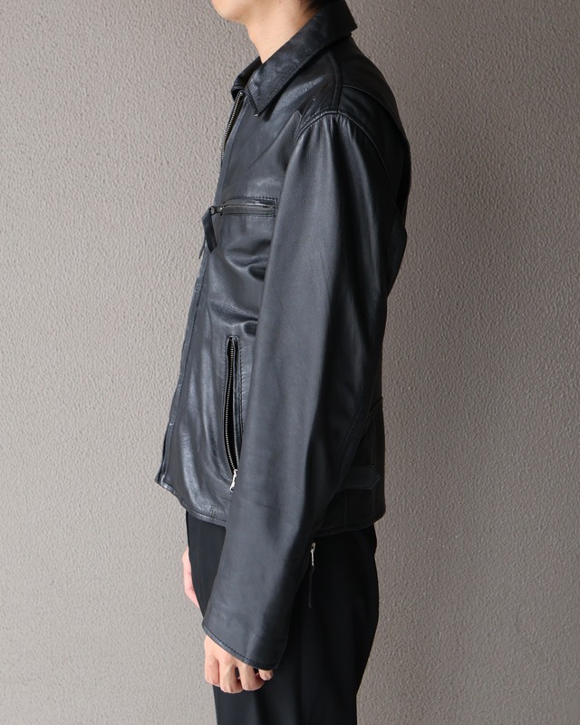 Sleeve zip leather blouson