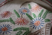 フランス 44c とろりとしたリネンと大きな花籠と刺繍クロス テーブルセンター アンティーク
