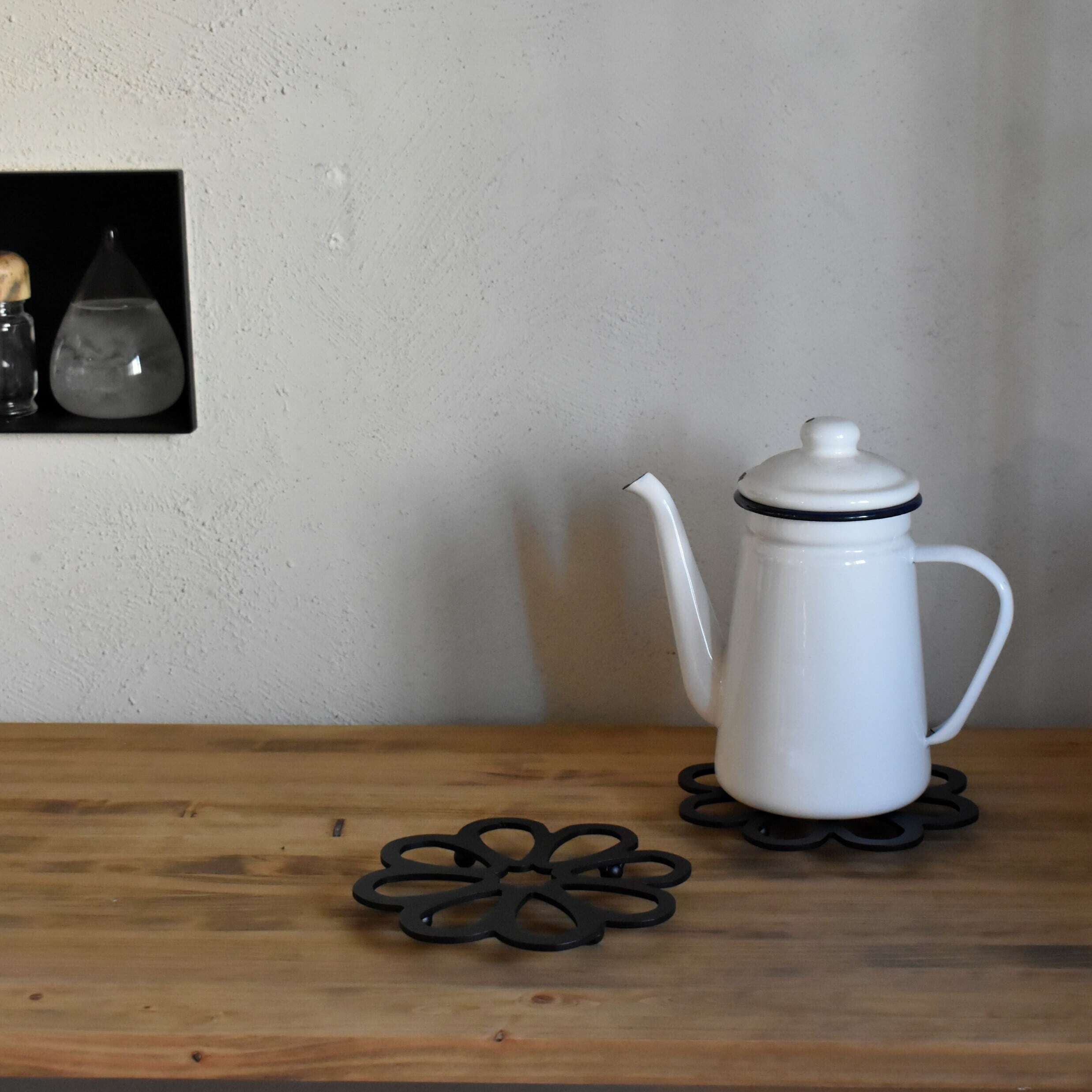 花型の鉄の鍋敷き 【Te-N001】 アイアン鍋敷き ポットマット 贈り物に