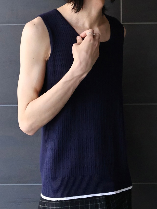 hem detail tank top