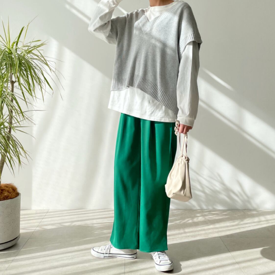 即納 首元から見えるインナーとのレイヤードが楽しめる重ね着の定番アイテム コットンタッチvネックニットベスト Nd0007 Nanairo