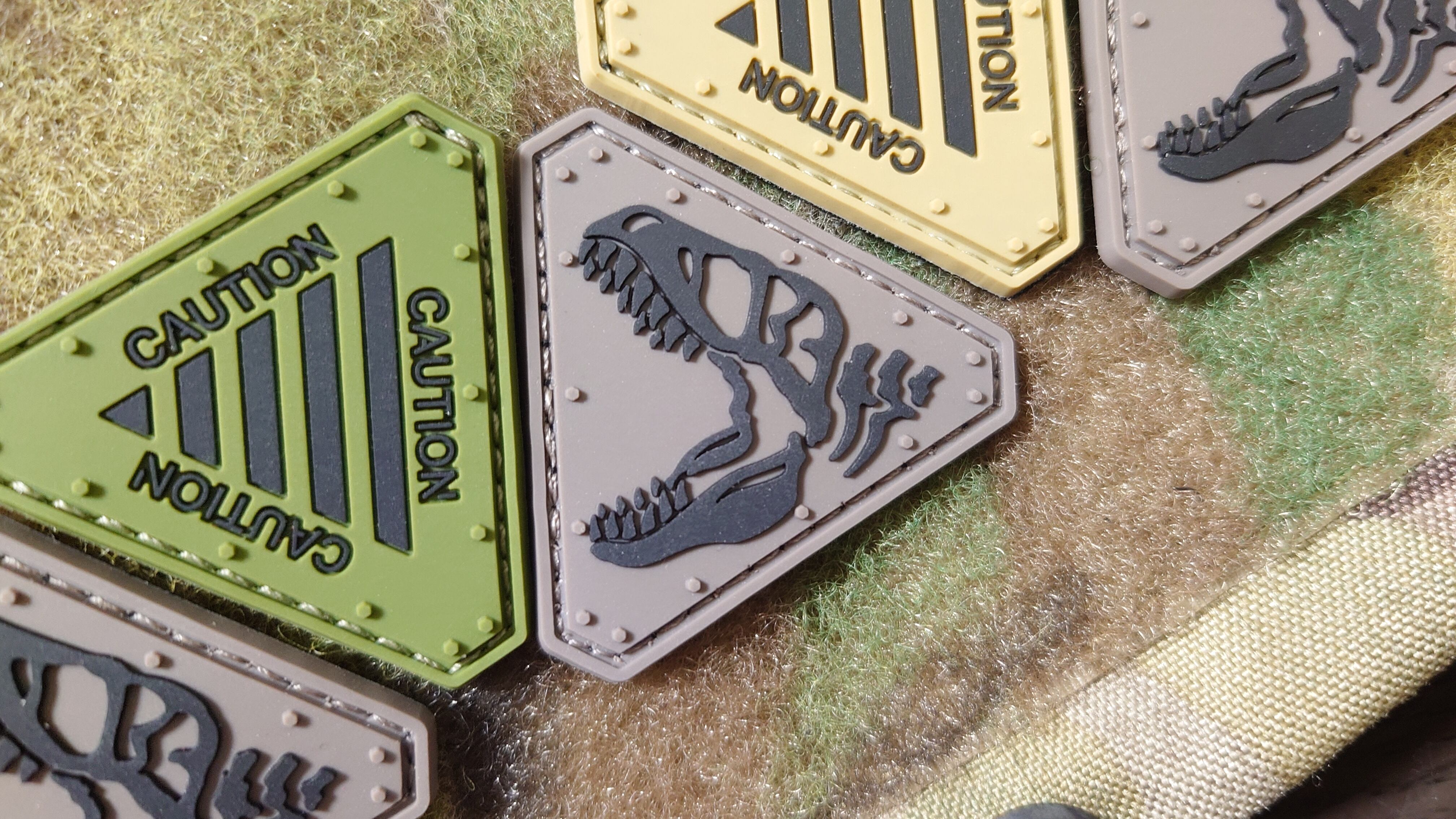 PVCワッペン-ティラノ- | LOGODRAM