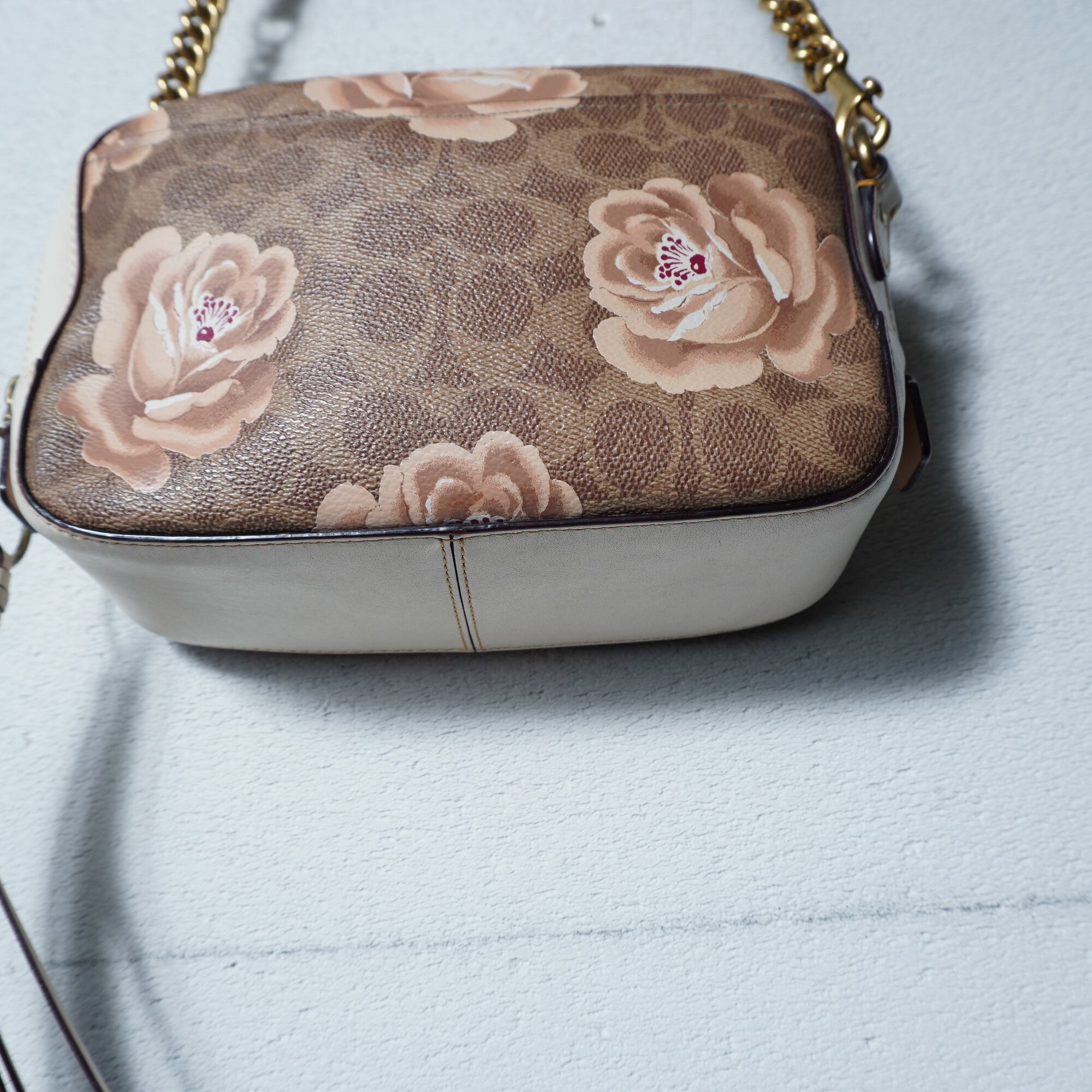 COACH】コーチ 花柄・シグネチャーレザーショルダーバッグ white&brown