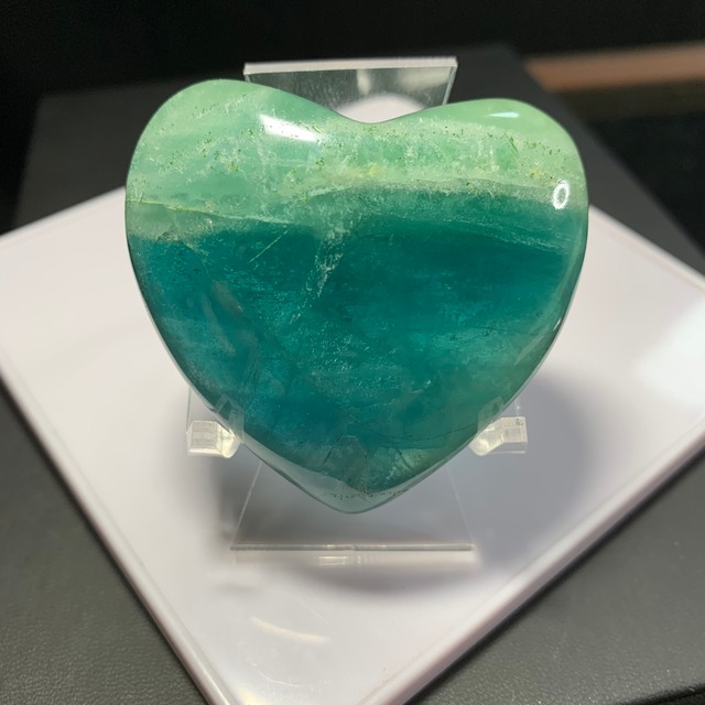 ハート 1. アウトレット品　可愛らしいハート ブルーグリーン フローライト