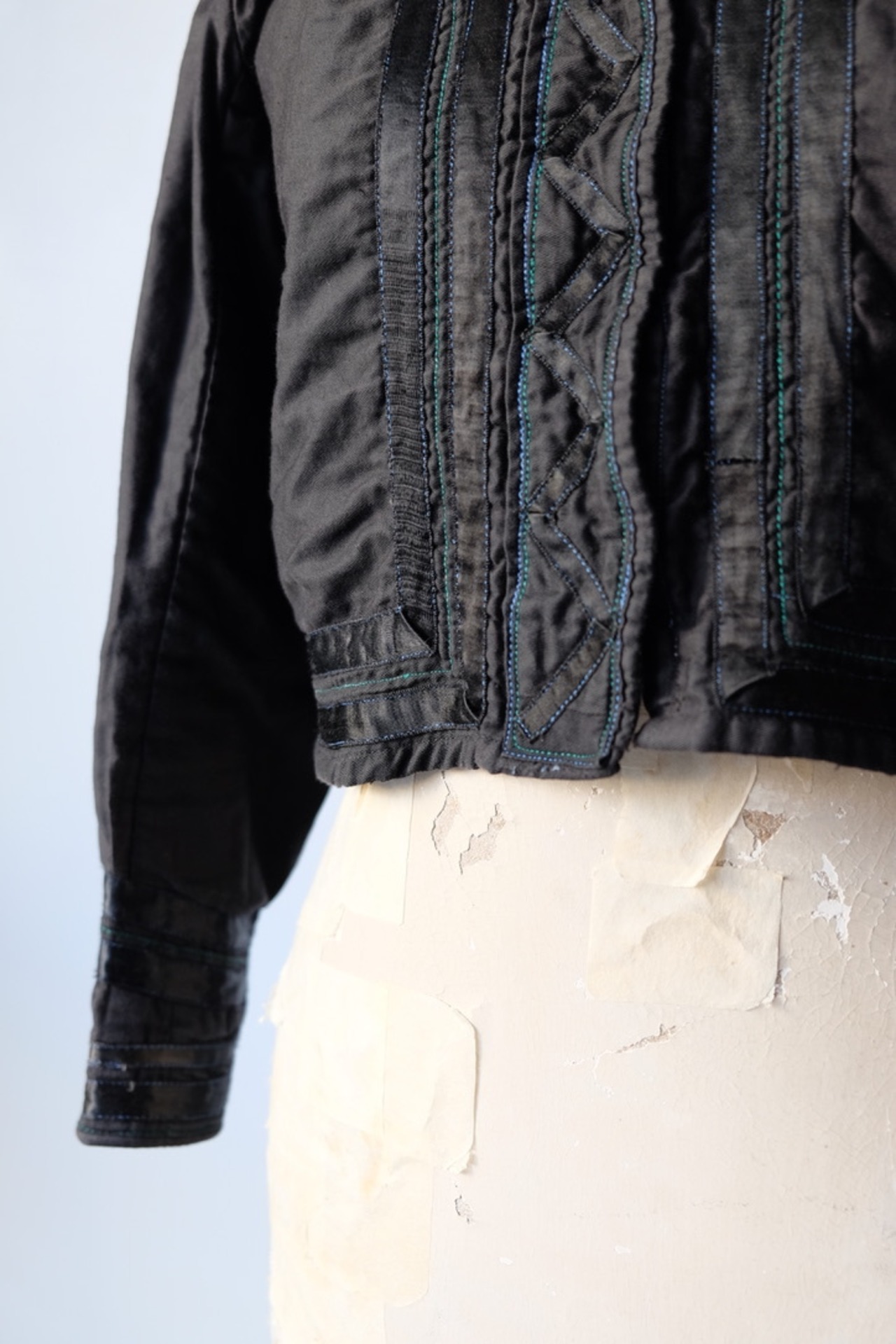 Romanian machine-stitched short jacket