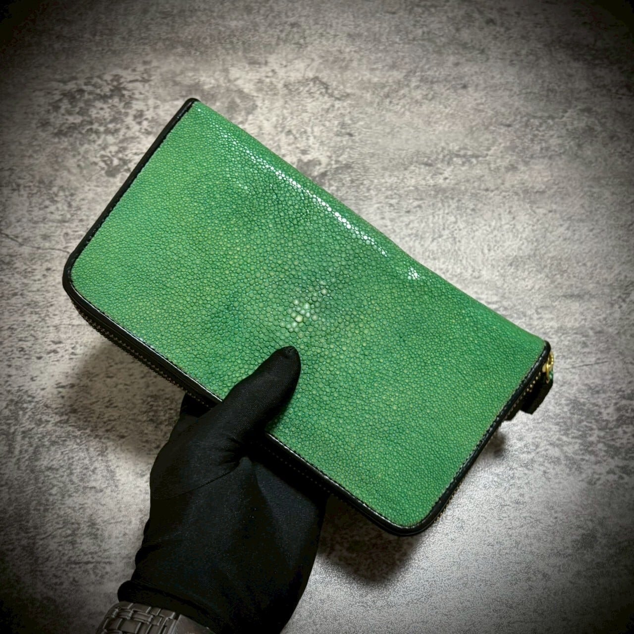 圧倒的な収納力 スティングレイ ダブルジッパー 長財布 ガルーシャ