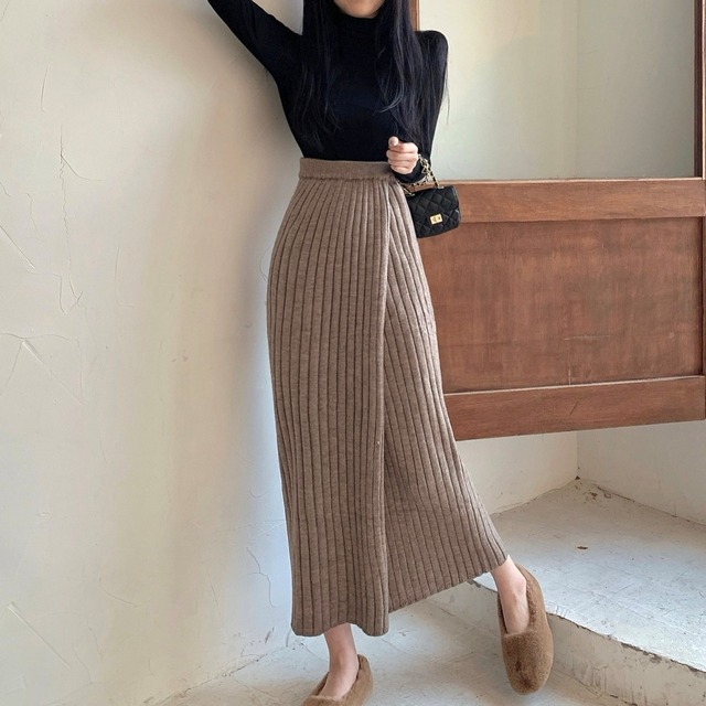 スカート レディース ニットスカート 2色 フリーサイズ カーキ ブラック カラバリ ボトムス 無地 ロングスカート リブ ニット タイトスカート ウエストゴム ハイウエスト スタイルアップ 脚長効果 美脚 体型カバー シンプル カジュアル フェミニン セクシー ラフ 大人可愛い おしゃれ 普段使い デート お出かけ 女子会 休日 旅行 通勤 通学 着まわし 楽ちん ファッション コーデ スタイル モテ 送料無料 こなれ感 秋 冬