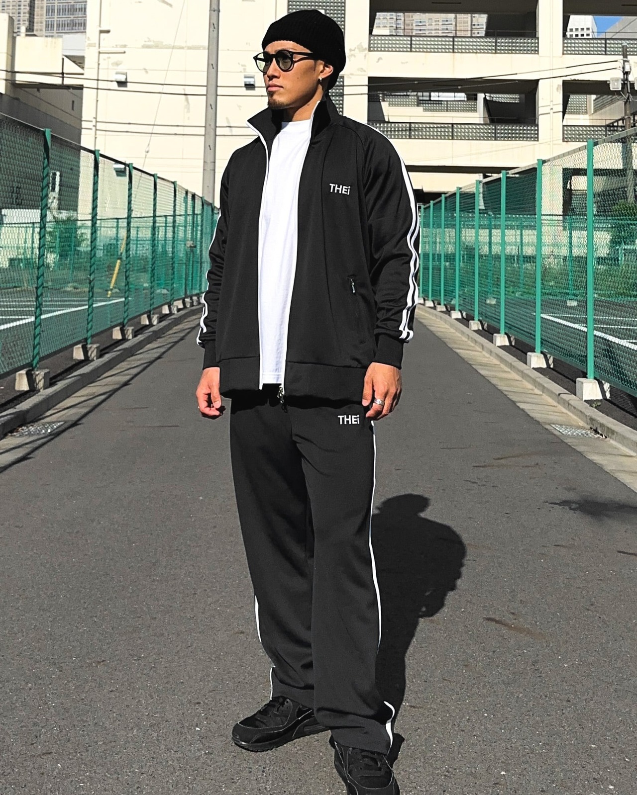 BASIC ONE POINT TRACK JACKET - BLACK / WHITE