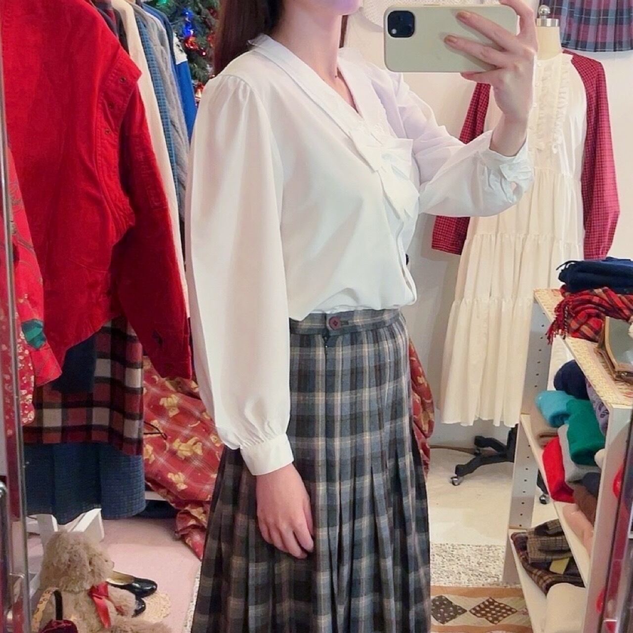 ribbon brooch white blouse