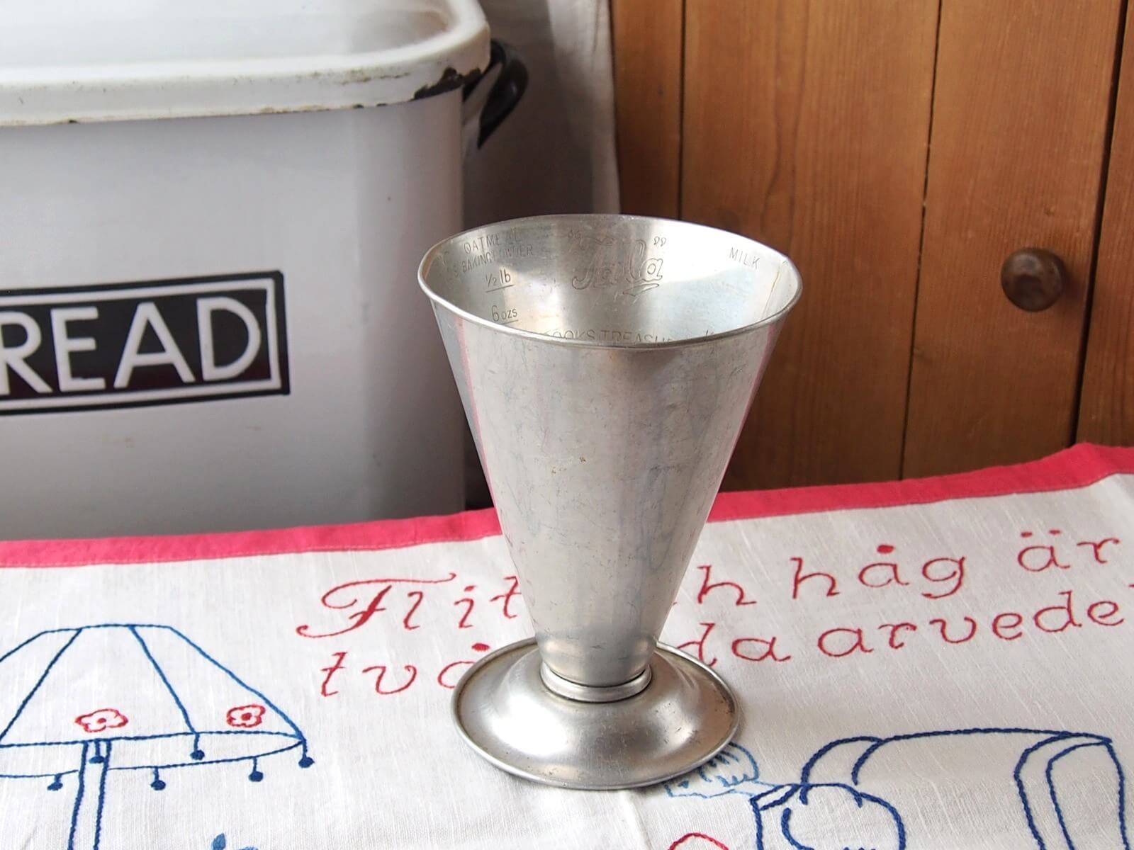 イギリスアンティーク メジャーカップ TALA