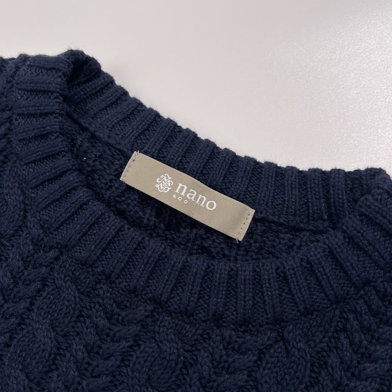 nano universe ナノユニバース ケーブル編み コットン ニットセーター サイズ S /ネイビー/男女でも