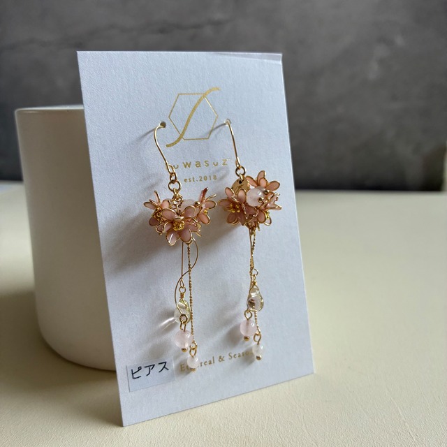 桃のお花ピアス、イヤリング