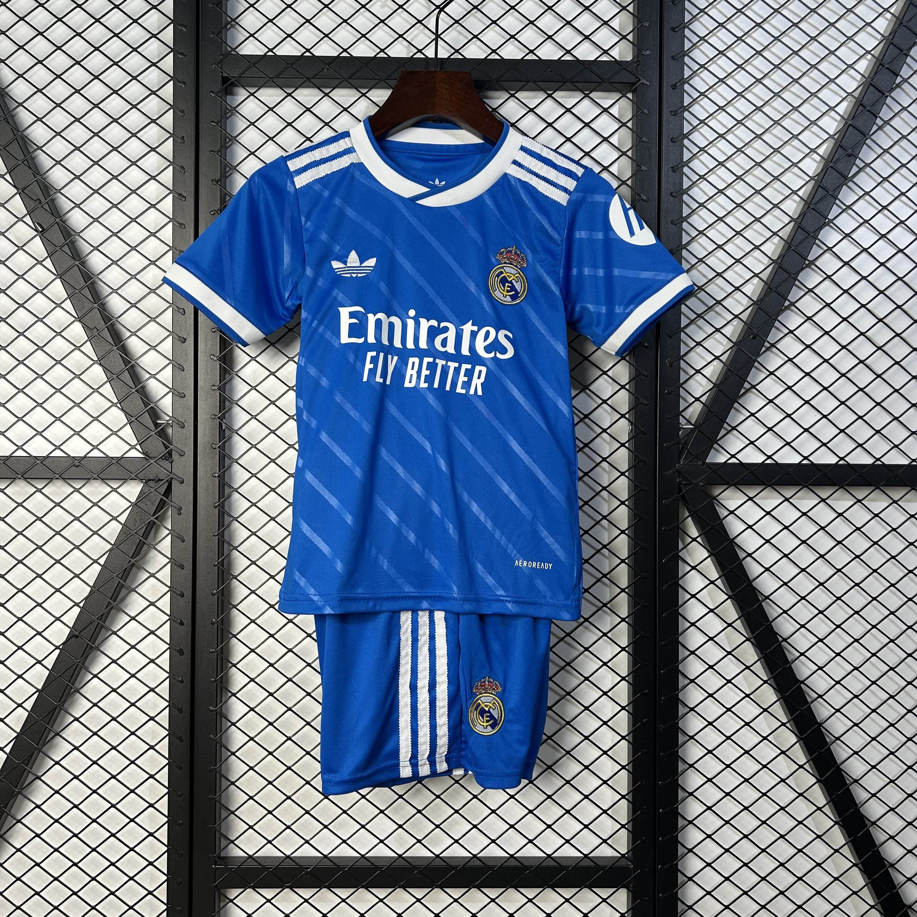 Retro long sleeve 06-07 Real Madrid Home Jersey レアル マドリード