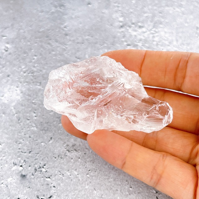 ブラジル産・かち割り水晶43g 麻ポーチ付き ✧ラフロック・クリスタル✧原石