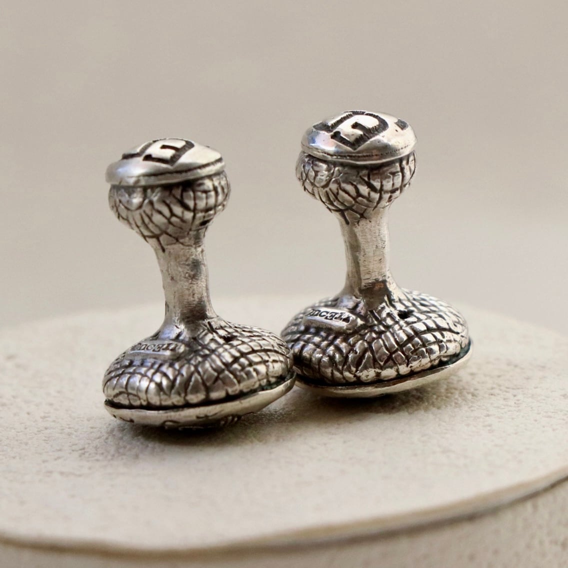 五三の桐の家紋風・カフリンクス | Onc311 Jewelry Design（オンセ